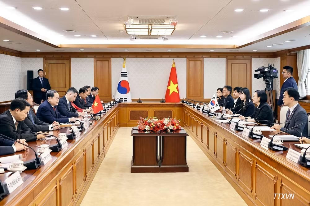 vna-potal-chu-tich-quoc-hoi-tran-thanh-man-hoi-kien-thu-tuong-han-quoc-han-seong-sook-2215.jpg