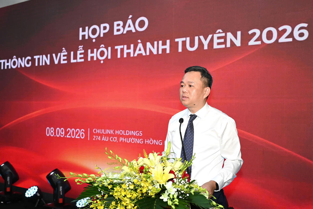 Phó Chủ tịch UBND tỉnh Tuyên Quang Đỗ Hùng Đức phát biểu tại họp báo.