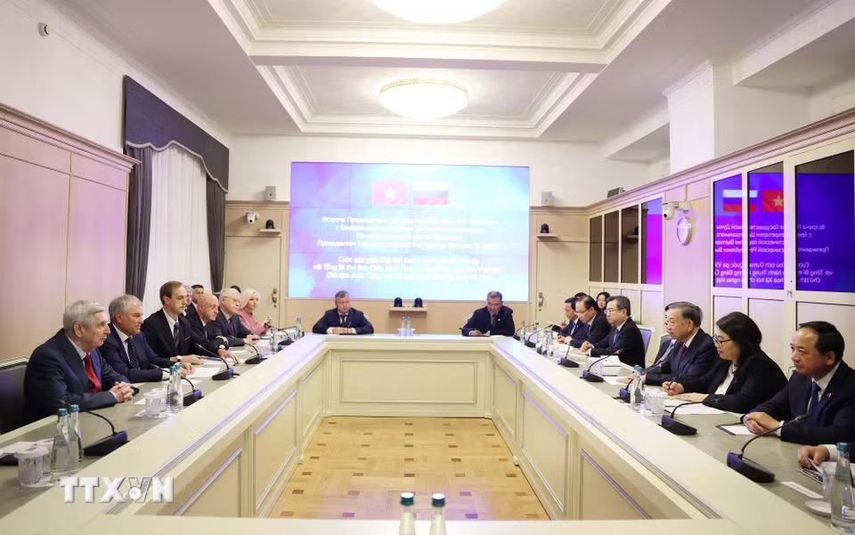 Tổng Bí thư, Chủ tịch nước Tô Lâm hội kiến Chủ tịch Duma Quốc gia Nga Vyacheslav Volodin. (Ảnh: Thống Nhất/TTXVN)