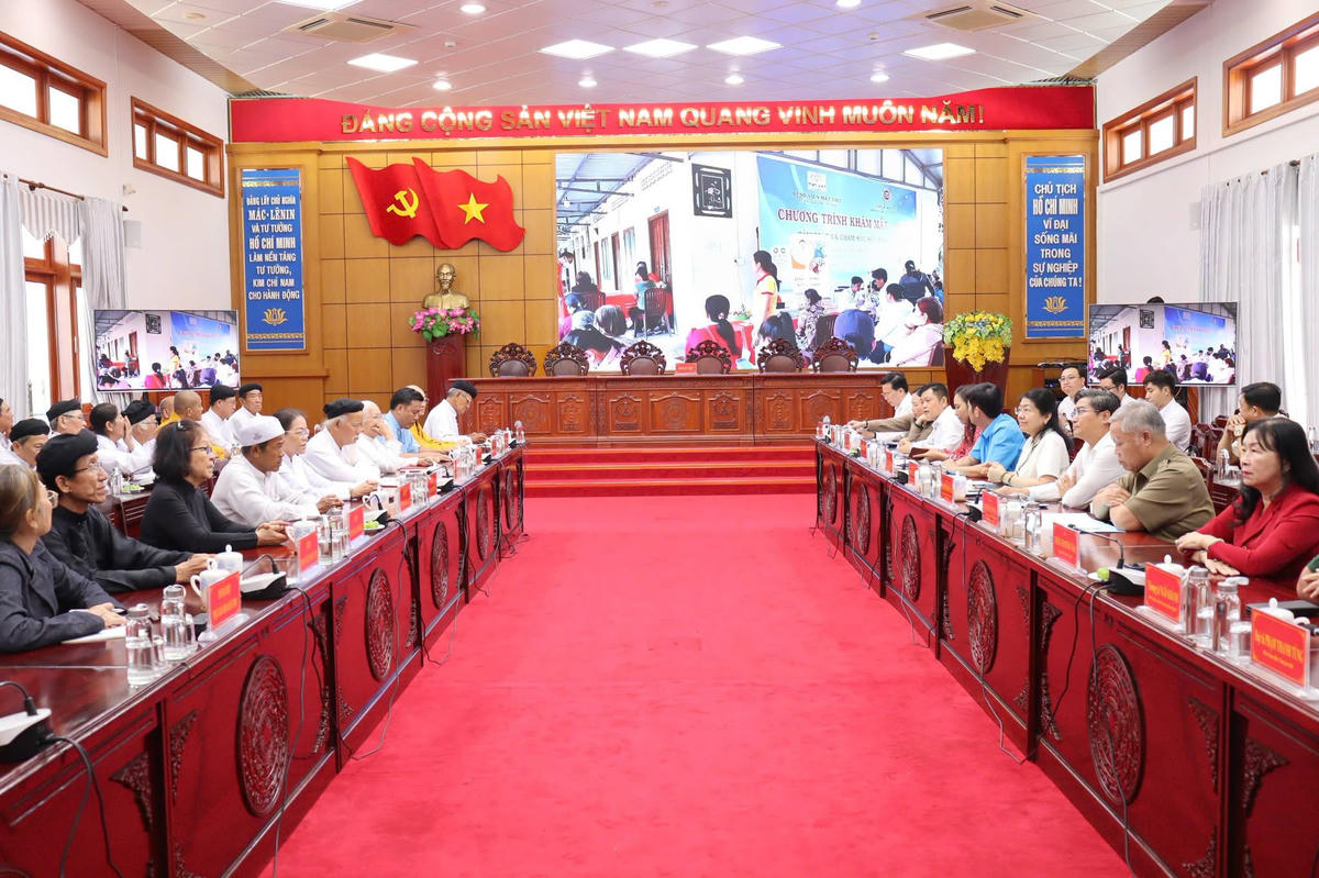 Hội nghị ký kết Kế hoạch phối hợp hoạt động giữa Ban Thường trực Ủy ban MTTQ Việt Nam tỉnh Tây Ninh và các tổ chức tôn giáo. Ảnh: T.N.