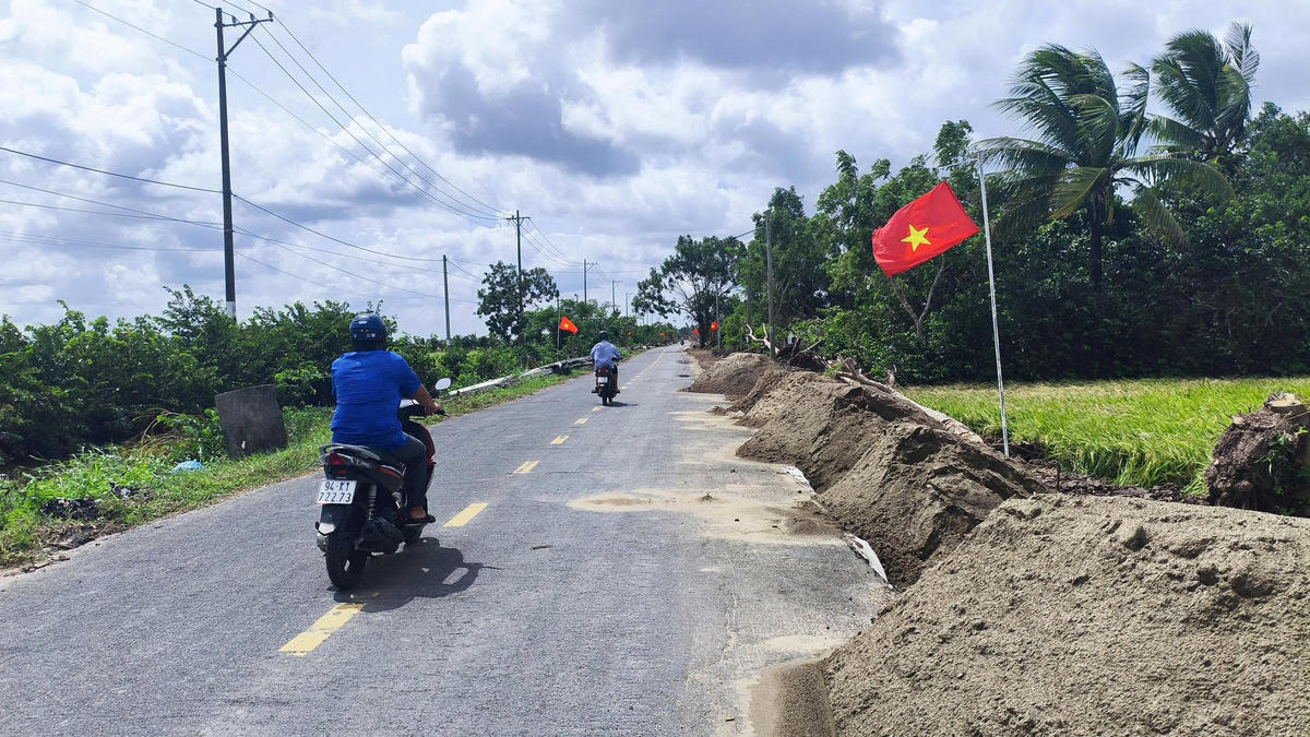Cà Mùa đặt mục tiêu 100% khóm, ấp có đường bê tông. Ảnh: Nguyên Du