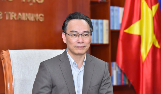 Bộ trưởng Bộ GDĐT Hoàng Minh Sơn.