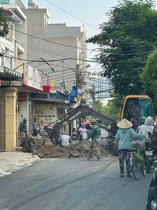 Dừng đào cắt đường vừa thảm nhựa tại Hải Phòng