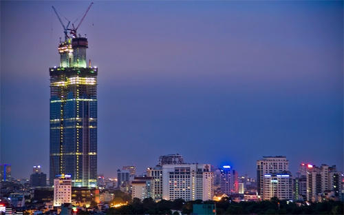 Lotte Center được ví như một "thành phố thu nhỏ" sở hữu đài quan sát Sky Walk ngắm trọn cảnh quan thành phố từ trên cao. Ảnh: HG