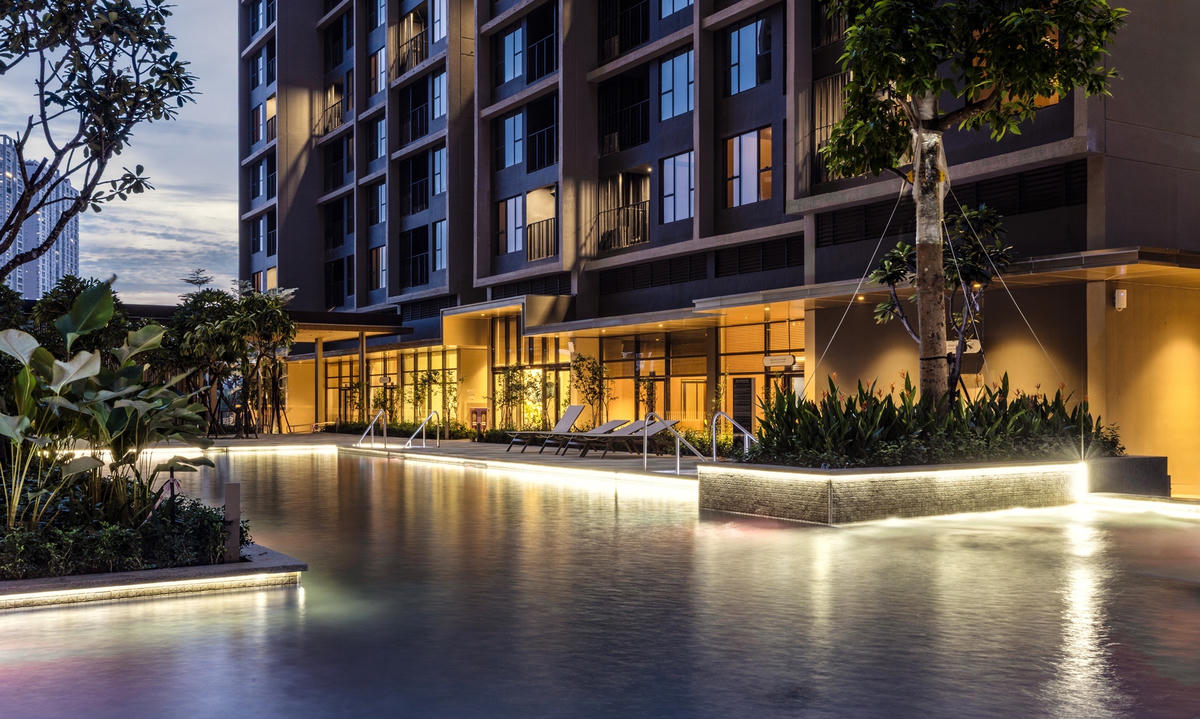 Trang bị với ba hồ bơi ngoài trời, dự án mang đến trải nghiệm sống cân bằng và tràn đầy năng lượng cho cư dân.