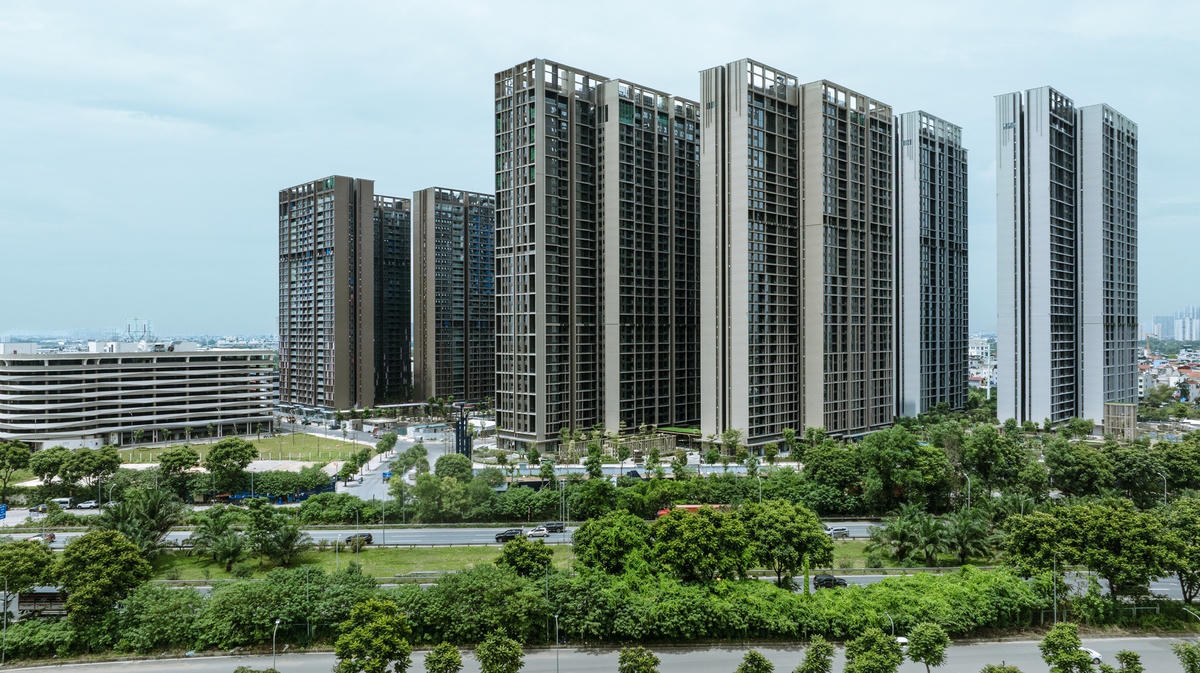 Lumi Hanoi chào đón cư dân đến với phân khu hoàn thiện đầu tiên, nổi bật với không gian sống được thiết kế tinh tế và hệ cảnh quan xanh rộng mở tại phía Tây Thủ đô