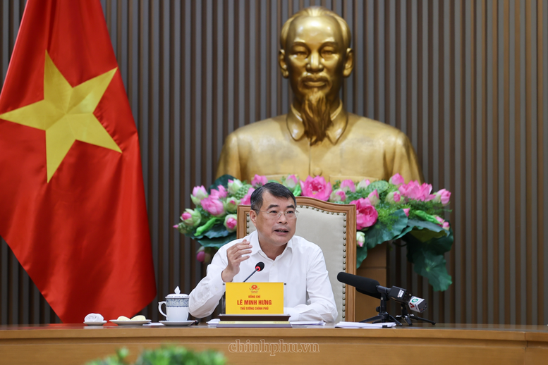 Thủ tướng: Kiểm soát chặt chẽ giá thành từ gốc với thuốc, thiết bị y tế; cương quyết loại bỏ mọi chi phí trung gian- Ảnh 5.