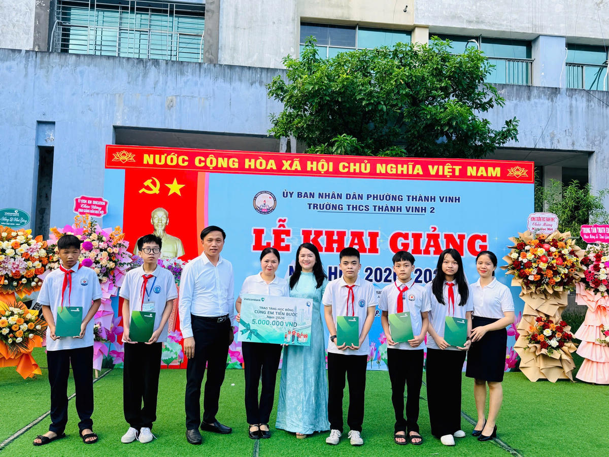 Vietcombank triển khai trao 7.350 suất học bổng "Cùng em tiến bước” nhân dịp năm học mới 2026-2027