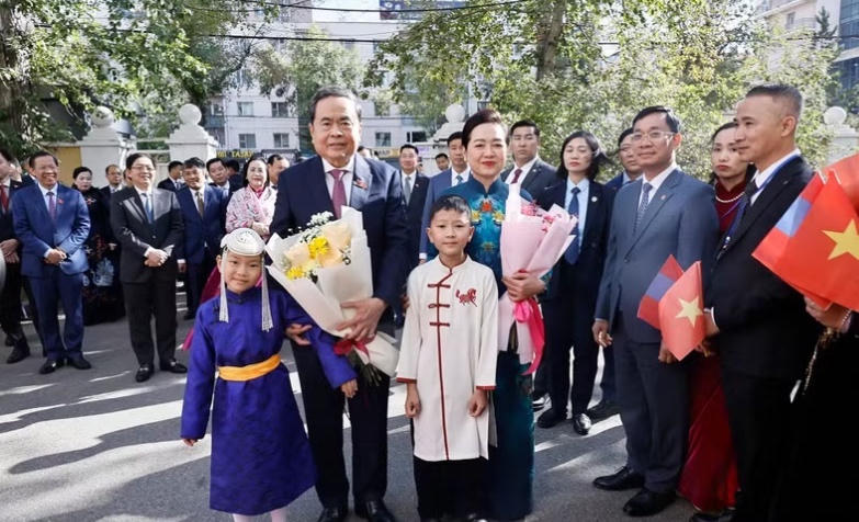 Chủ tịch Quốc hội Trần Thanh Mẫn gặp gỡ cộng đồng kiều bào tại Mông Cổ