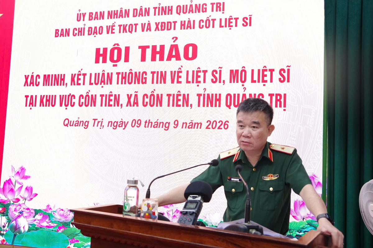 Thiếu tướng Đoàn Quang Hòa, Cục trưởng Cục Chính sách - Xã hội, Tổng cục Chính trị QĐND Việt Nam, Chánh văn phòng Ban chỉ đạo quốc gia phát biểu chỉ đạo tại hội thảo. Ảnh: QSQT.