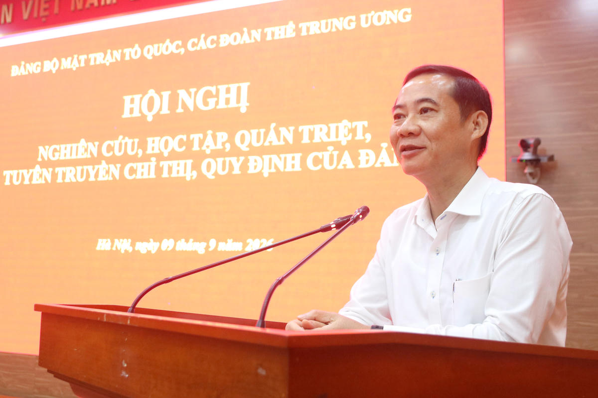 Phó Bí thư Đảng ủy MTTQ, các đoàn thể Trung ương Nguyễn Thái Học phát biểu tại Hội nghị.