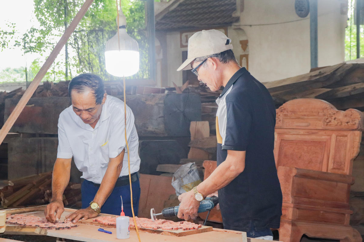 Cơ sở của ông Ngọc đang trực tiếp giải quyết việc làm thường xuyên cho 30 người lao động. Ảnh: Đình Minh
