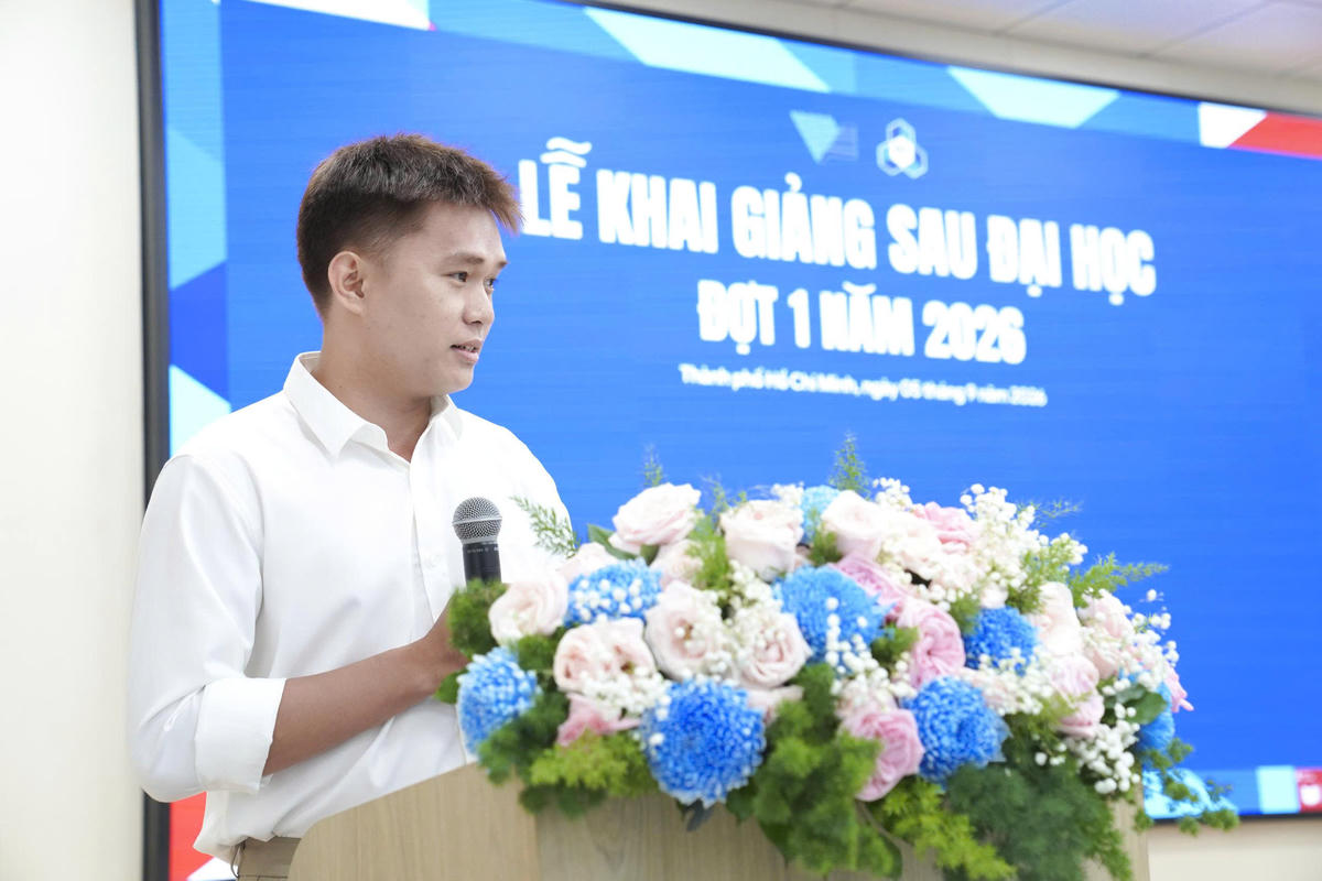 Học viên Phạm Thành Đạt phát biểu tại lễ khai giảng.