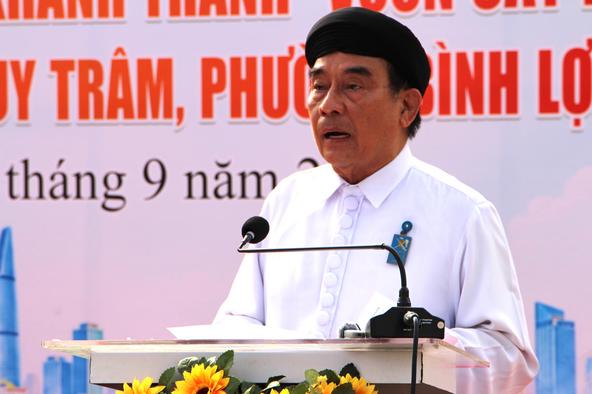 Giáo sư Thượng Sang Thanh, Trưởng Ban Đại diện Hội thánh Cao Đài Tòa Thánh Tây Ninh tại TPHCM chia sẻ về ý nghĩa của chương trình. Ảnh: QĐ.