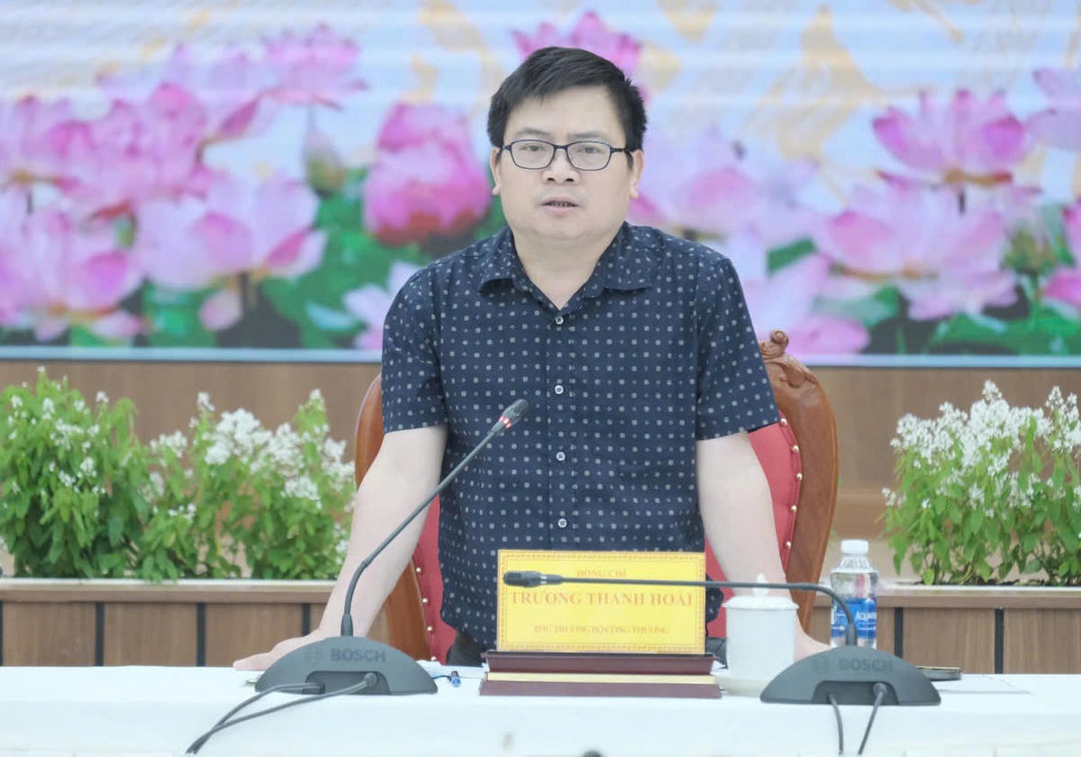Thứ trưởng Bộ Công thương Trương Thanh Hoài phát biểu tại buổi làm việc.