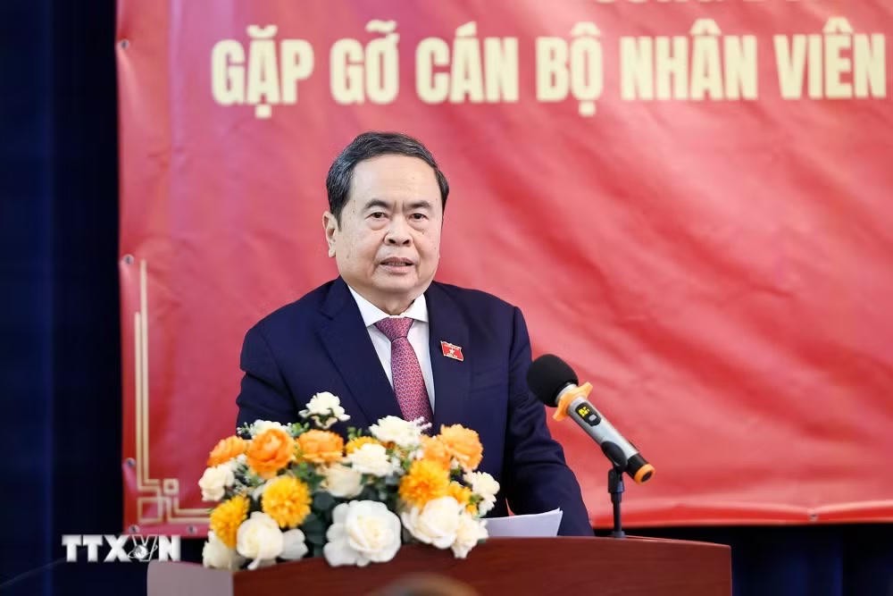 ttxvn-0909-chu-tich-quoc-hoi-nguoi-viet-nam-tai-mong-co-9.jpg
