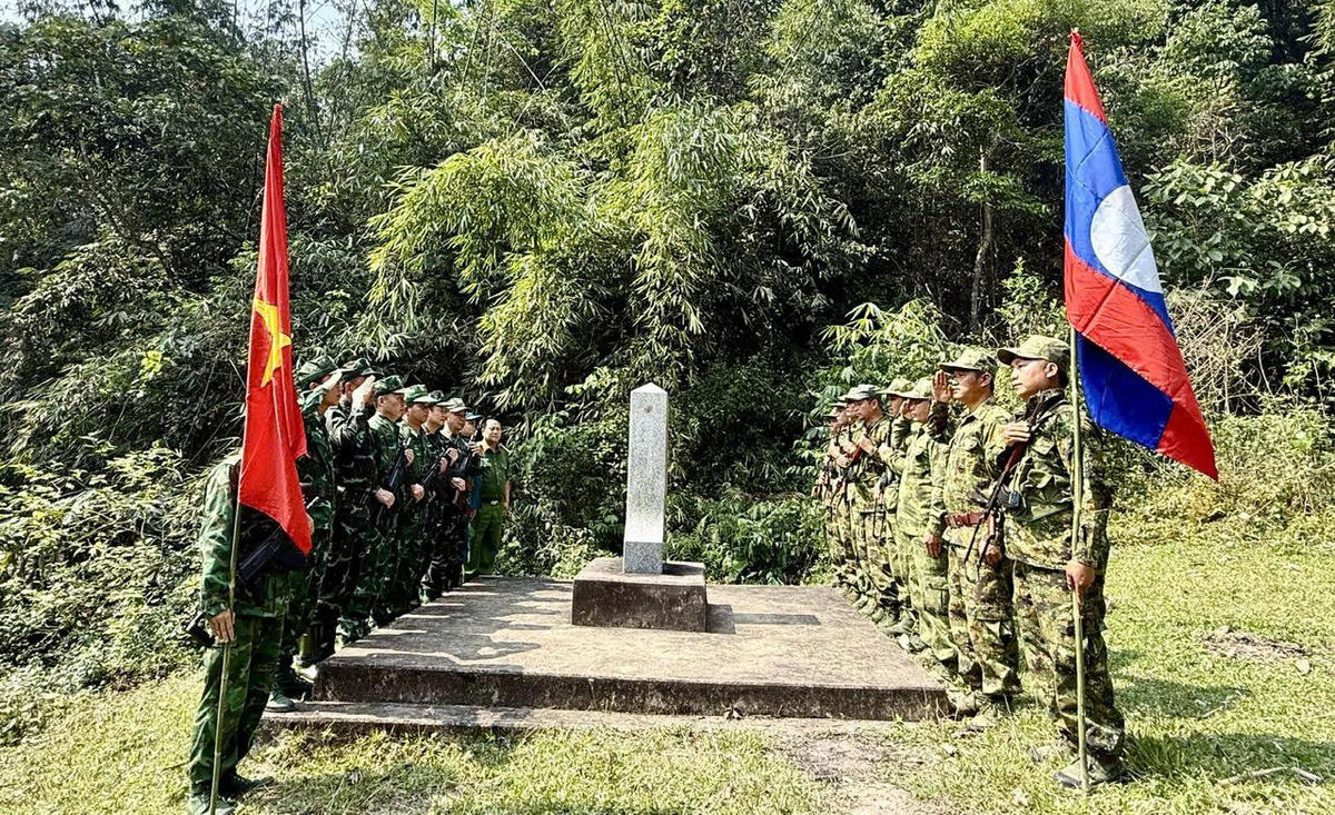 Nghệ An: “Ngoại giao cơ sở” bí quyết giữ bình yên biên giới Việt - Lào