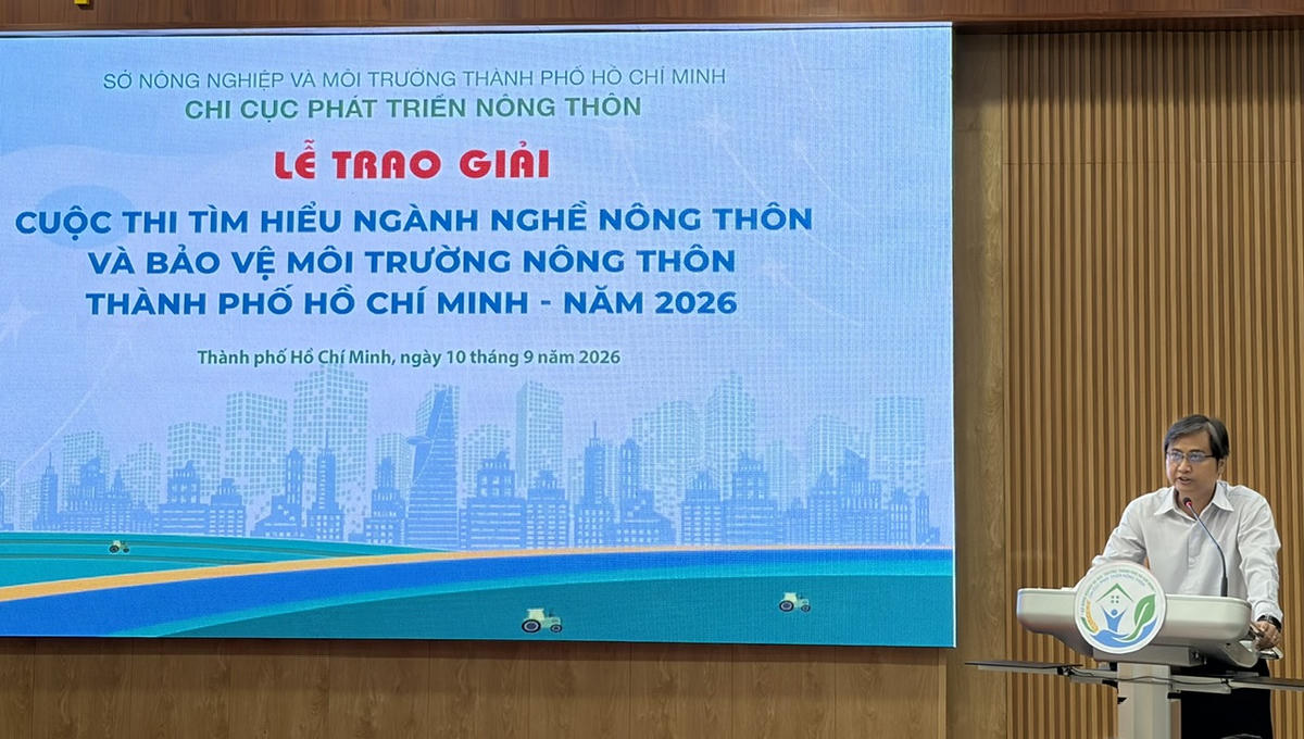 Ông Cấn Sơn Trường, Phó Chi cục trưởng Chi cục Phát triển nông thôn TP Hồ Chí Minh phát biểu bế mạc lễ trao giải. Ảnh: V.Phong
