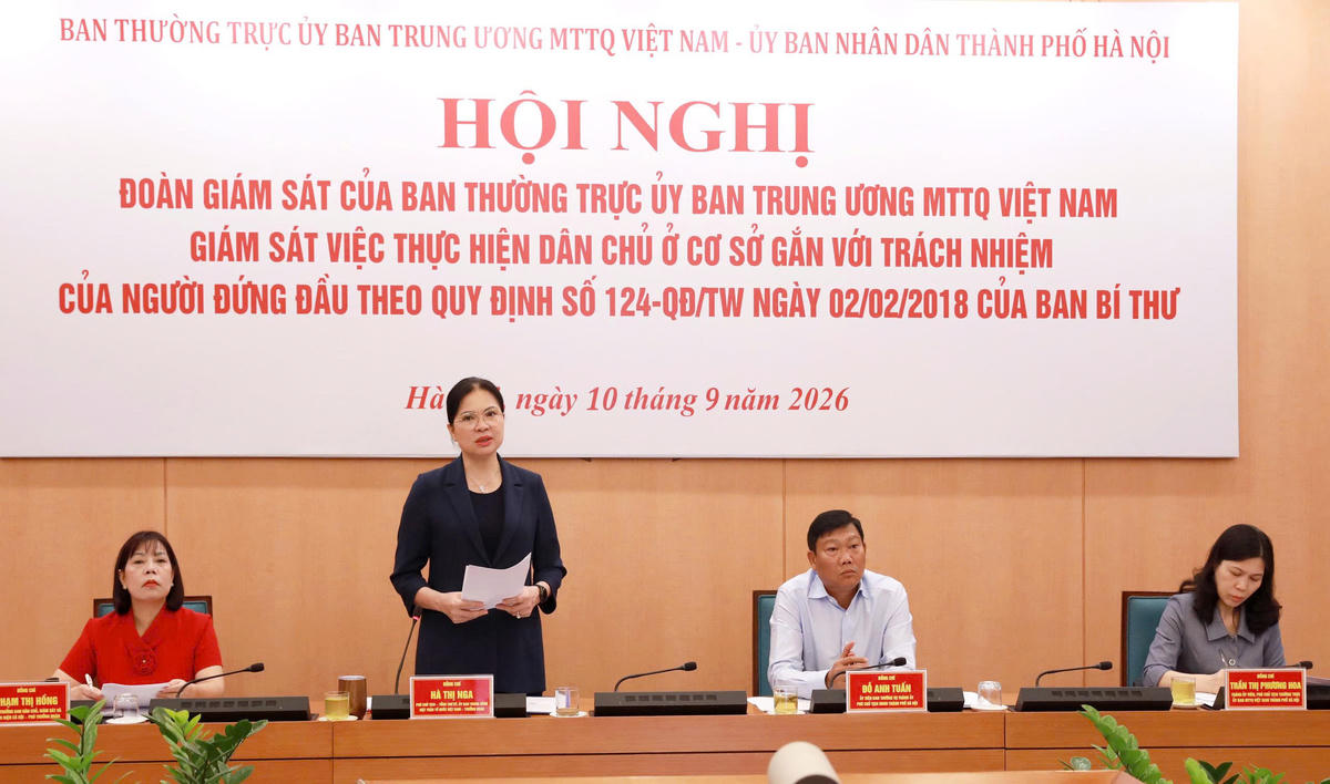 Ủy viên Trung ương Đảng, Phó Chủ tịch - Tổng Thư ký Ủy ban Trung ương MTTQ Việt Nam Hà Thị Nga phát biểu tại hội nghị. Ảnh: PV