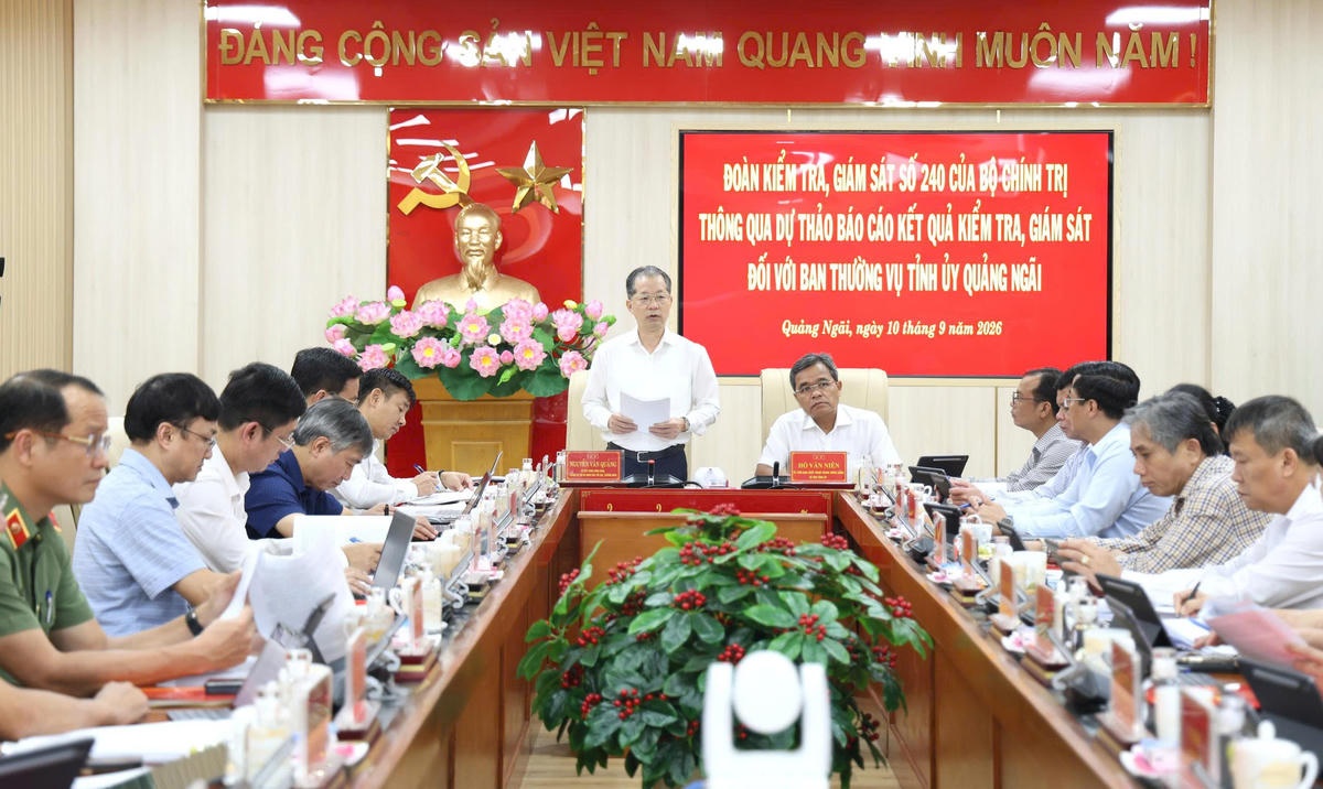 Quang cảnh buổi làm việc. Ảnh: NĐ.