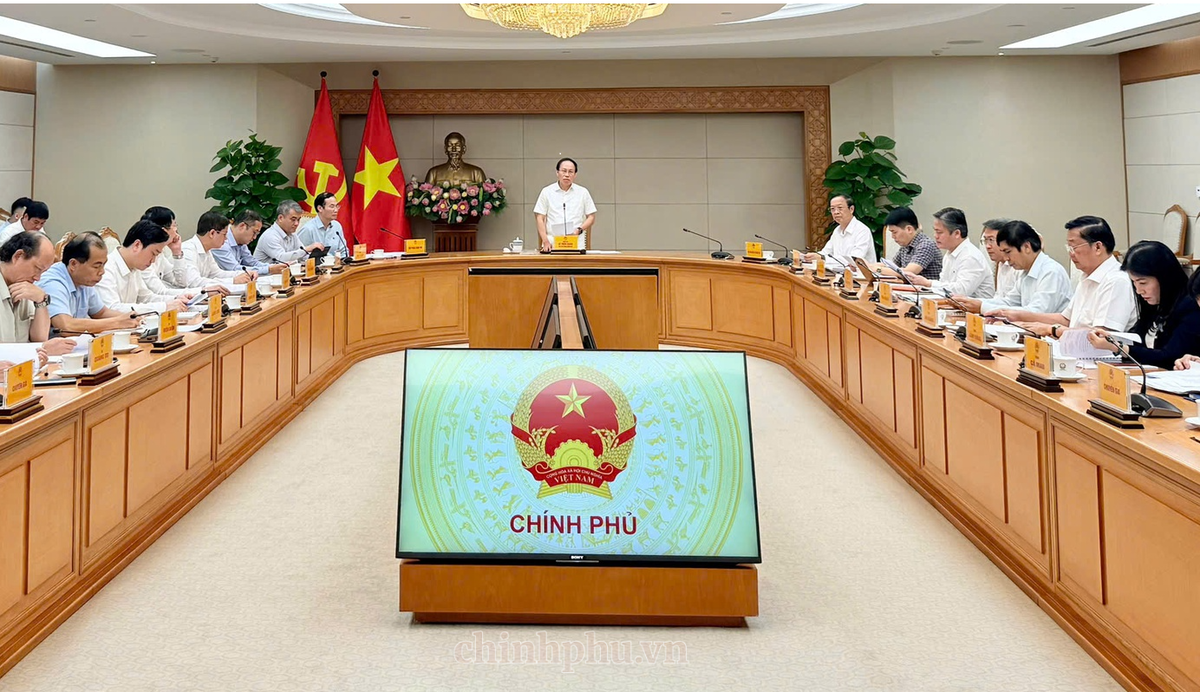 Phó Thủ tướng Chính phủ Lê Tiến Châu chủ trì cuộc họp về các nhiệm vụ, giải pháp phòng, chống gian lận trong thi cử - Ảnh: chinhphu.vn/Thu Sa