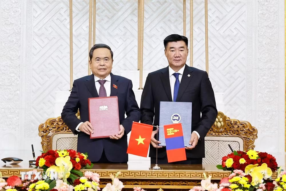 ttxvn-chu-tich-quoc-hoi-tran-thanh-man-hoi-dam-voi-chu-tich-quoc-hoi-mong-co-7.jpg