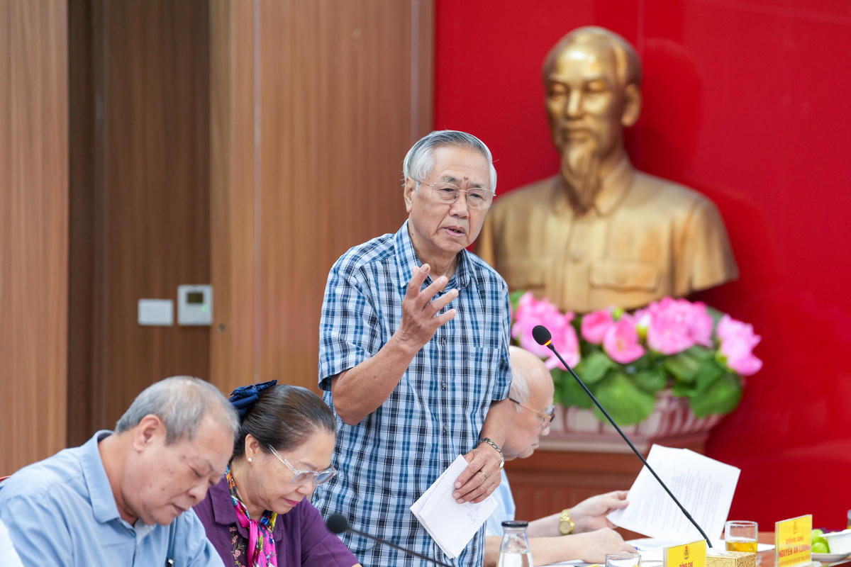 Ông Đỗ Đức Ngọ, nguyên Phó Chủ tịch Tổng LĐLĐ Việt Nam phát biểu tại hội thảo. Ảnh: PV 