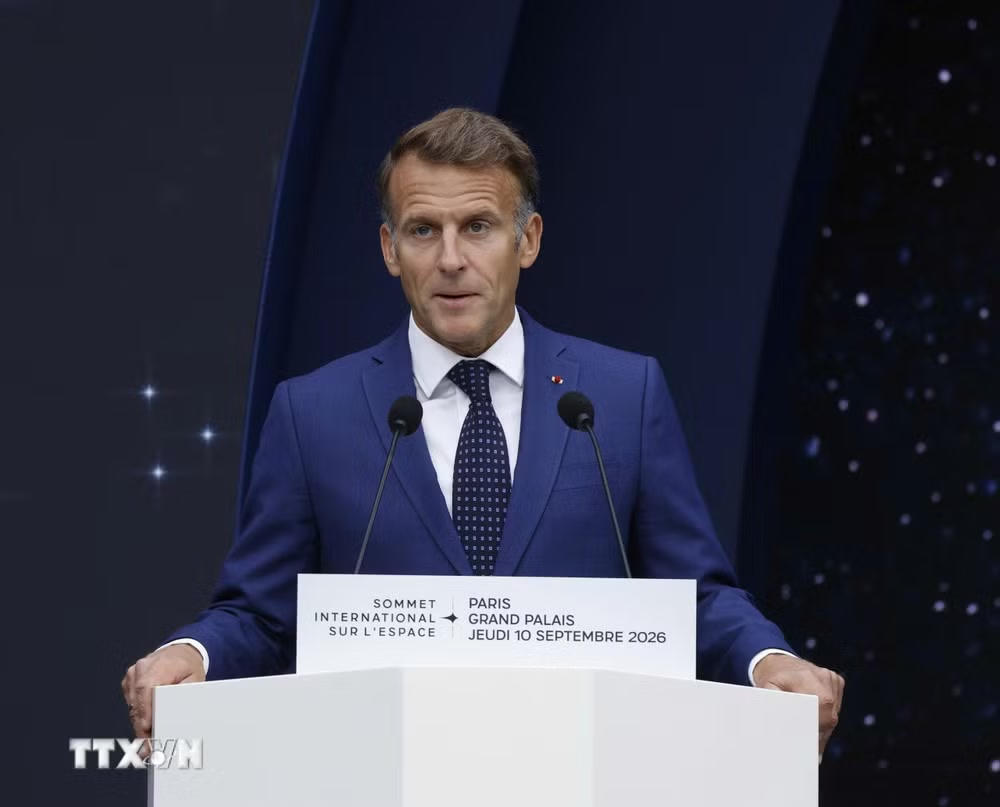 Tổng thống Cộng hòa Pháp Emmanuel Macron phát biểu khai mạc Hội nghị Thượng đỉnh Không gian vũ trụ - Ảnh: TTXVN