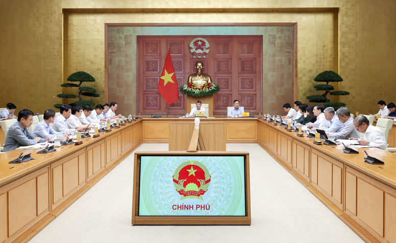 Thủ tướng Chính phủ Lê Minh Hưng chủ trì cuộc làm việc với Bộ Tài chính và các bộ, ngành, cơ quan liên quan về 4 dự án luật - Ảnh: chinhphu.vn/Nhật Bắc.