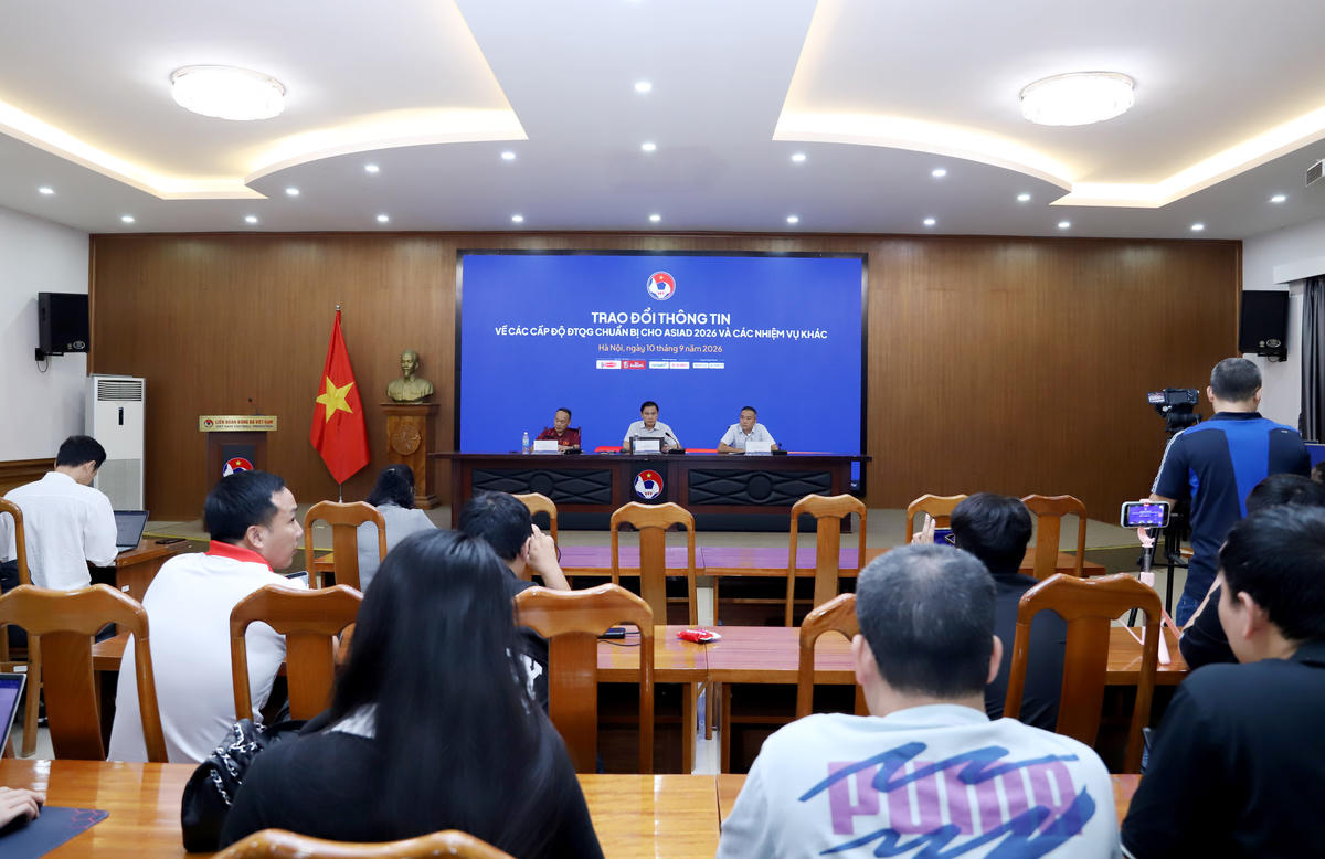 Toàn cảnh buổi trao đổi thông tin giữa VFF và các cơ quan báo chí.