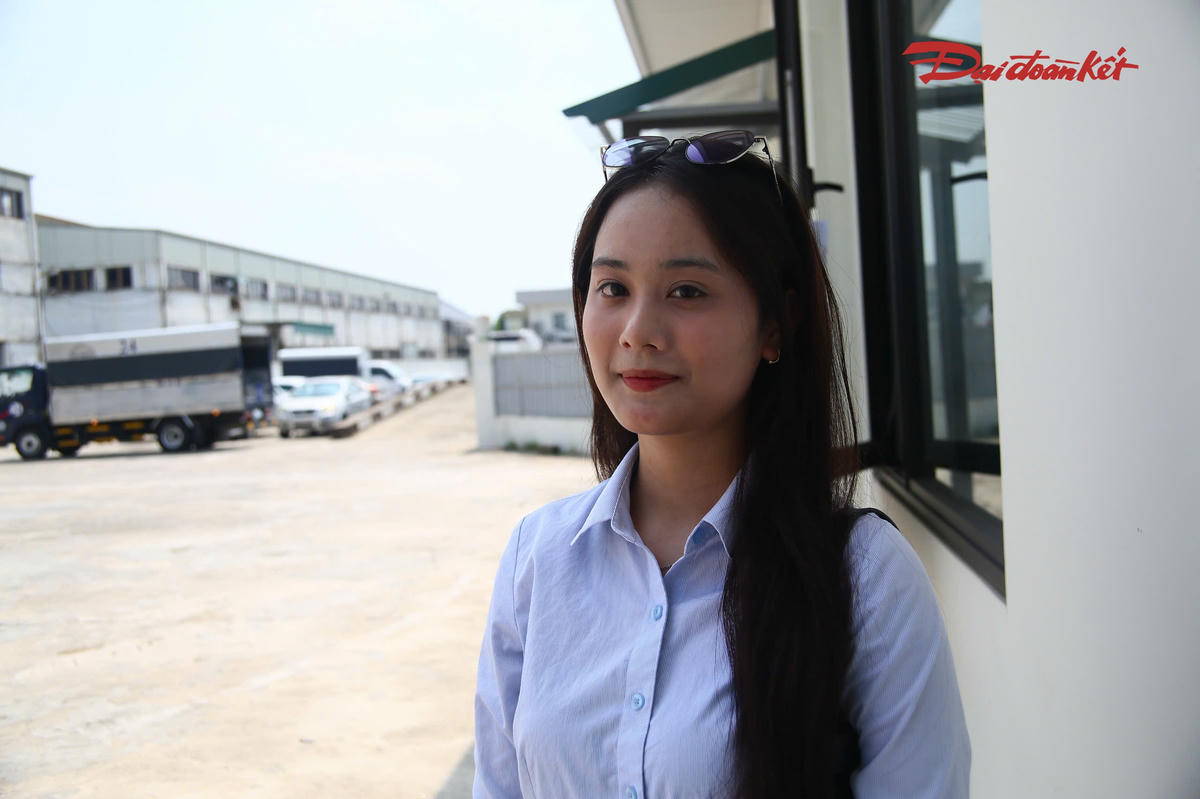 Chị Hồng Yến, trú tại Hà Nội cho biết, trong phần sát hạch trên đường, thí sinh phải chủ động xử lý nhiều tình huống trong quá trình điều khiển phương tiện, từ tránh, vượt đến duy trì khoảng cách an toàn với xe phía trước.