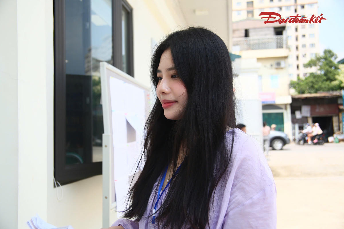 Học viên Lê Tú Anh, trú tại Hà Nội cho rằng, các nội dung sát hạch gắn với thực tế giúp thí sinh có điều kiện kiểm tra khả năng xử lý của bản thân. Việc ôn luyện kỹ phần lý thuyết cũng giúp người học củng cố kiến thức pháp luật trước khi bước vào các nội dung thực hành.