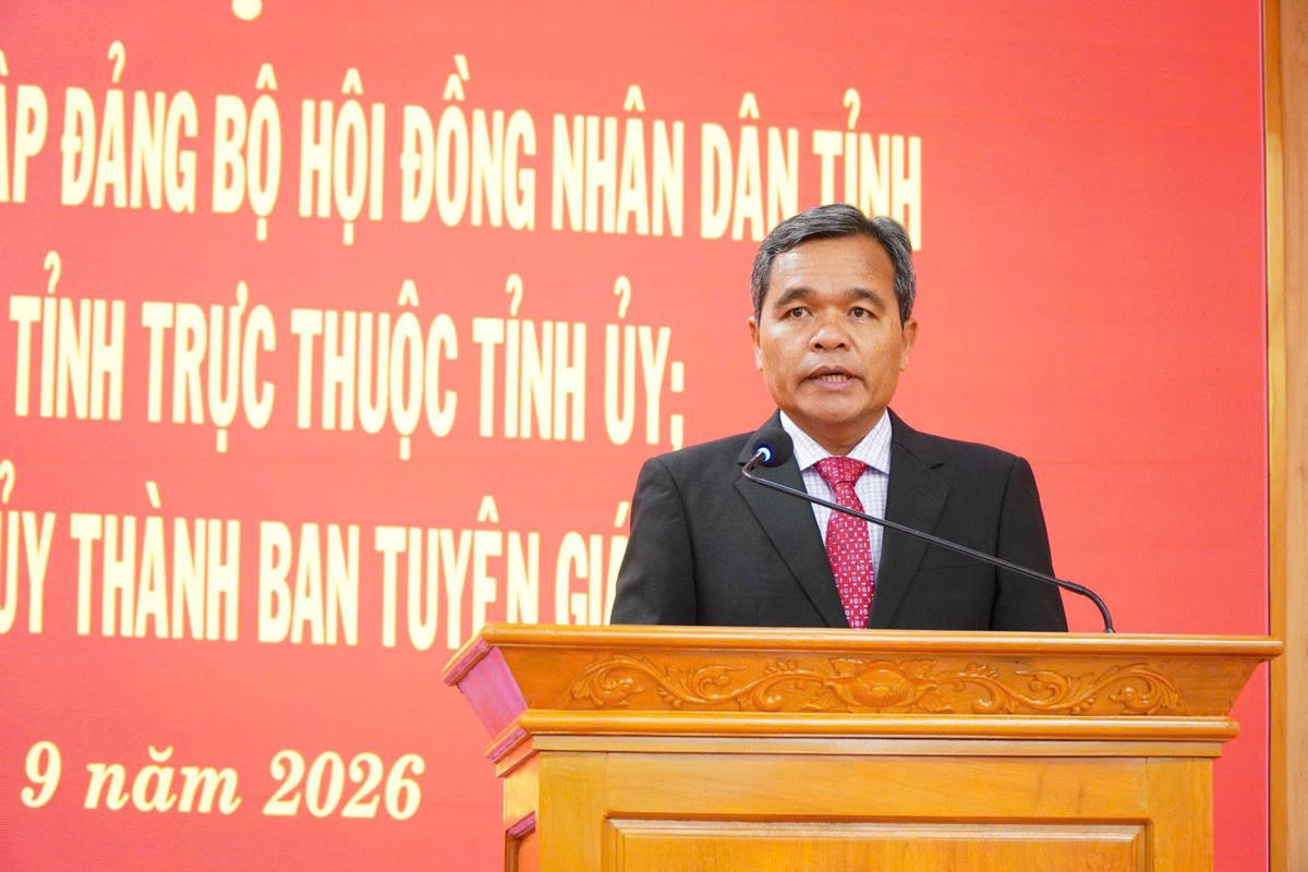 Bí thư Tỉnh ủy Quảng Ngãi Hồ Văn Niên phát biểu tại buổi công bố. Ảnh: BT.