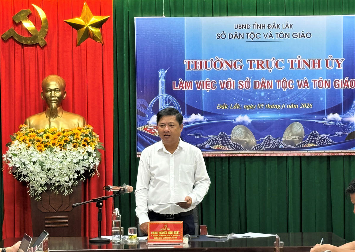 Ông Lương Nguyễn Minh Triết, Ủy viên Trung ương Đảng, Bí thư Tỉnh ủy Đắk Lắk chủ trì buổi làm việc với Sở Dân tộc và Tôn giáo về tình hình thực hiện công tác dân tộc, tôn giáo trên địa bàn tỉnh.