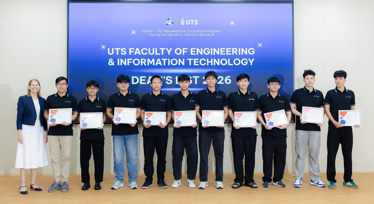 Sinh viên khóa hai chương trình liên kết cử nhân kỹ thuật quốc tế có IELTS trung bình 7.0