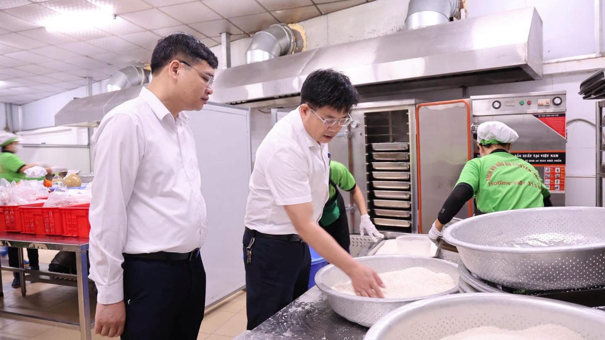 Tam Hưng (Hà Nội) tăng cường kiểm tra, giám sát bữa ăn bán trú cho học sinh