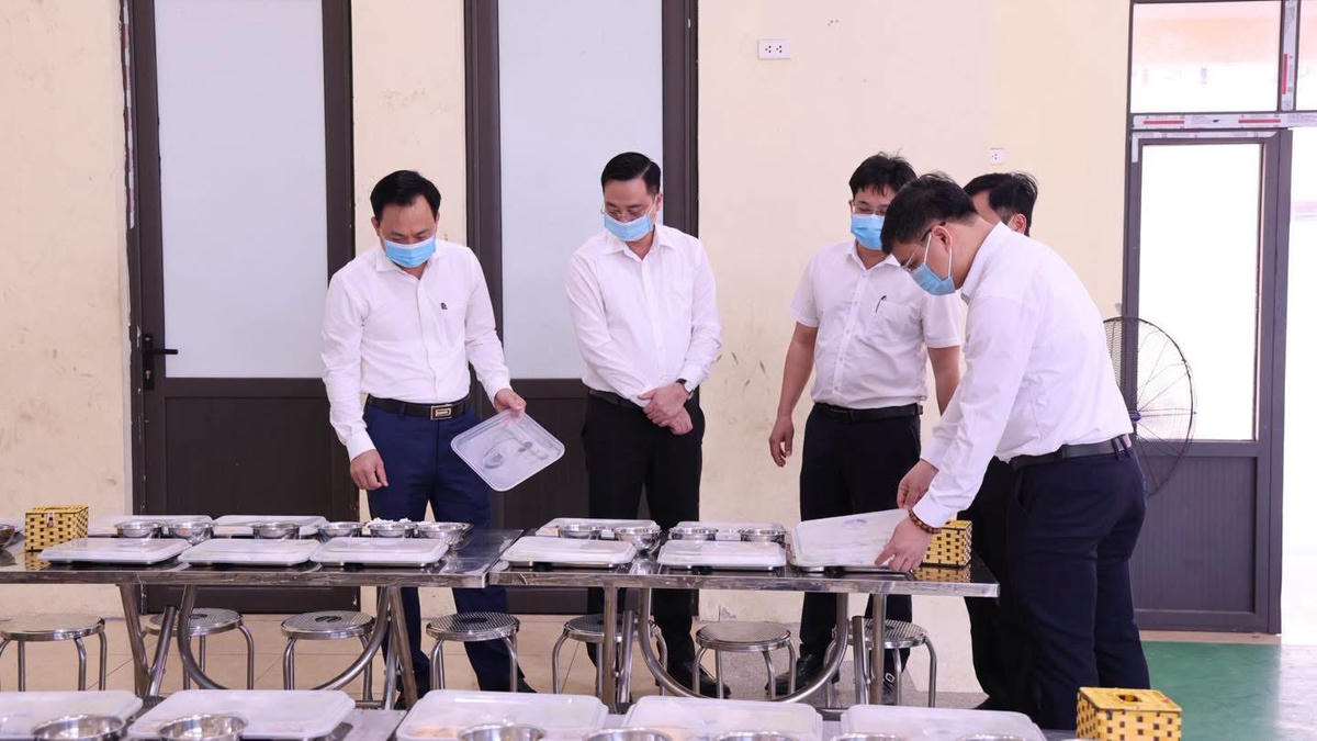 Tam Hưng (Hà Nội) tăng cường kiểm tra, giám sát bữa ăn bán trú cho học sinh
