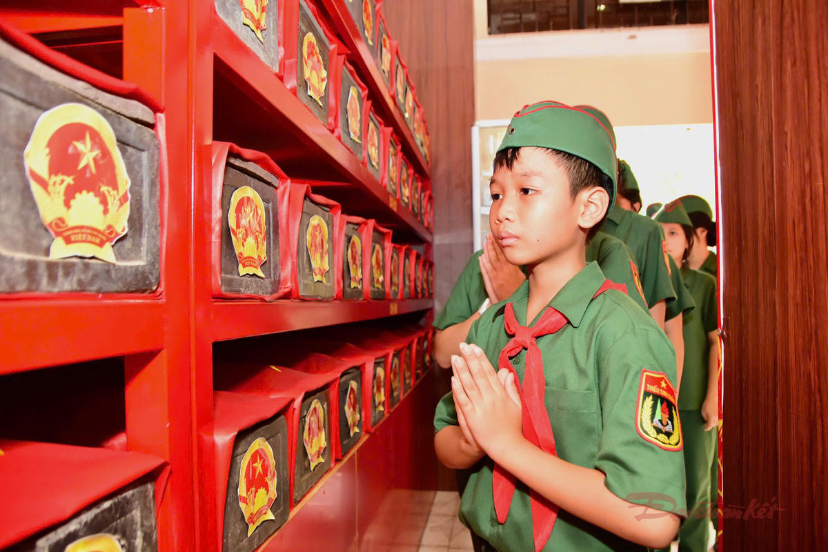 Tìm thêm được 11 hài cốt liệt sĩ tại Công viên Lê Thị Riêng