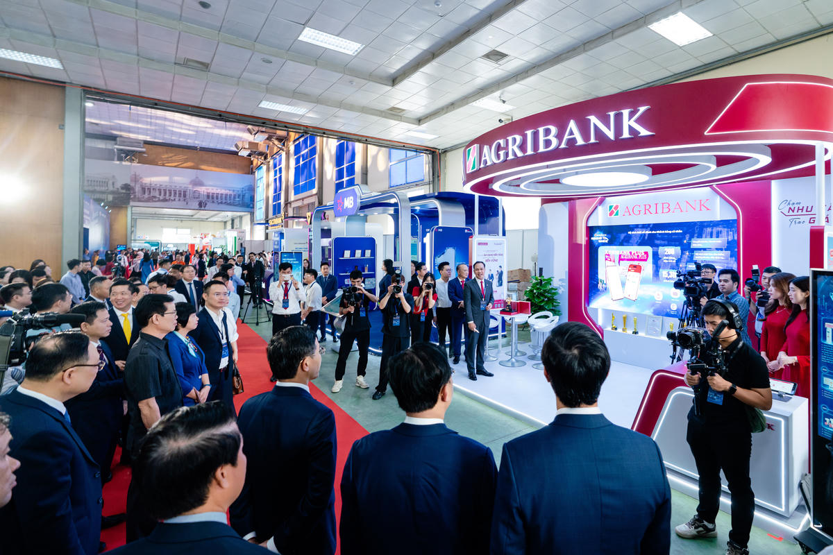 Agribank tăng tốc chuyển đổi số, ghi dấu ấn tại Sự kiện Chuyển đổi số ngành Ngân hàng 2026