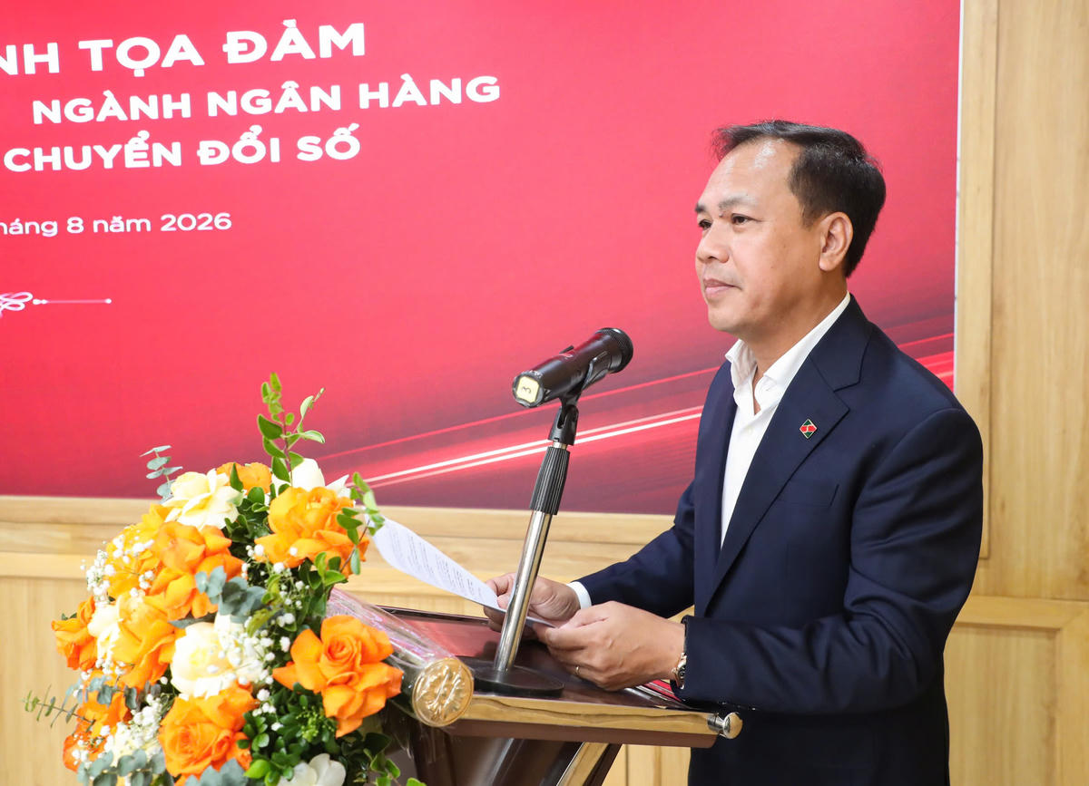 Ông Lê Hồng Phúc, Ủy viên Ban chấp hành Đảng bộ, Phó Tổng Giám đốc Agribank phát biểu khai mạc Tọa đàm &nbsp;