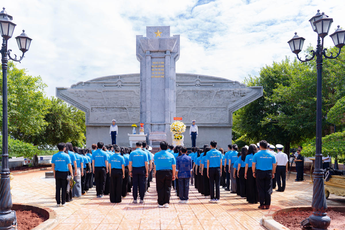 Nhiều hoạt động giao lưu 'Nghĩa tình biên giới, biển đảo'