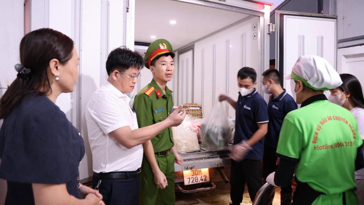 Tam Hưng (Hà Nội) tăng cường kiểm tra, giám sát bữa ăn bán trú cho học sinh