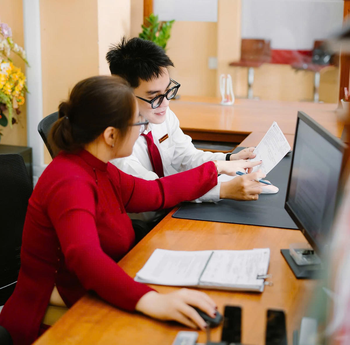 Thay vì cắt giảm nhân sự để tối ưu chi phí, Agribank thực hiện bố trí lao động phù hợp và xây dựng kế hoạch đào tạo gắn với chiến lược phát triển nguồn nhân lực dài hạn