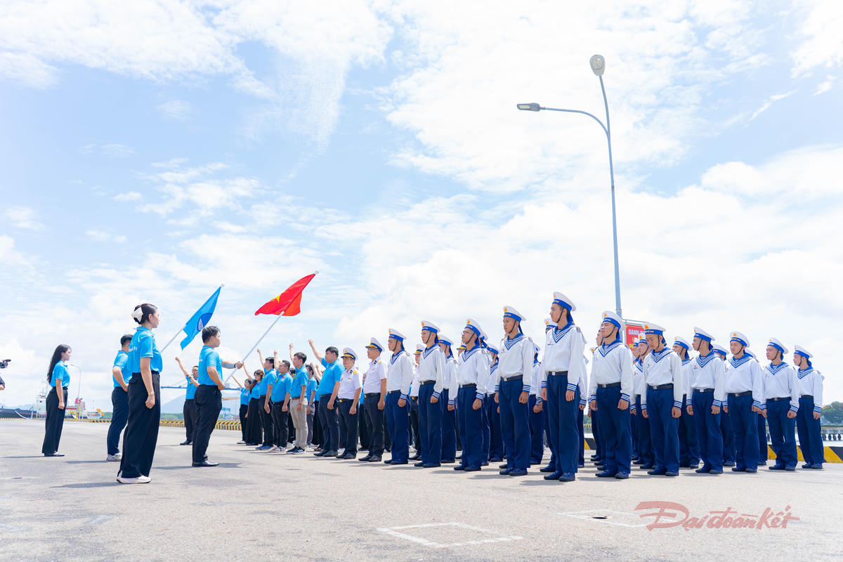 Nhiều hoạt động giao lưu 'Nghĩa tình biên giới, biển đảo'