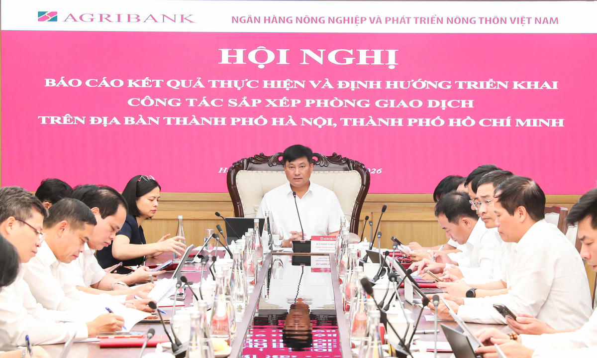 Tổng giám đốc Phạm Toàn Vượng chỉ đạo Hội nghị báo cáo kết quả thực hiện và định hướng triển khai công tác sắp xếp phòng giao dịch trên 2 địa bàn Hà Nội và TP Hồ Chí Minh&nbsp;