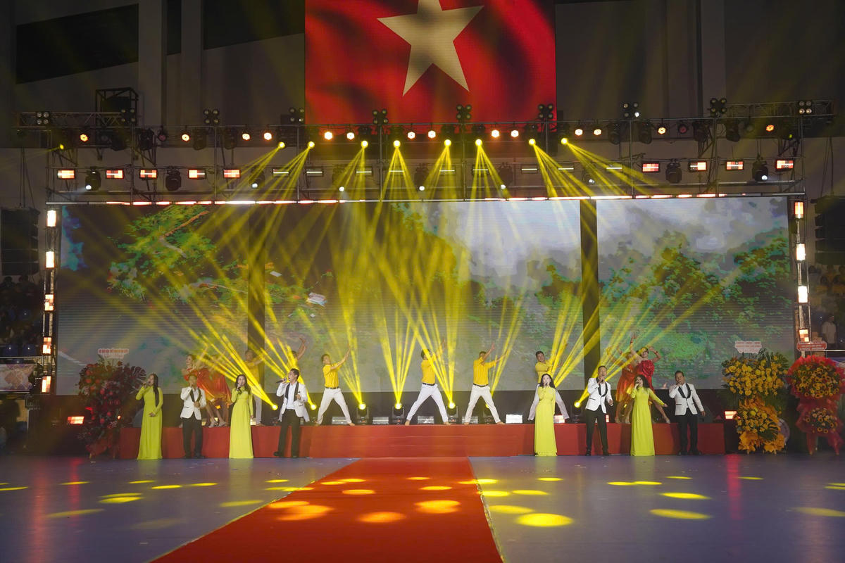 Tiết mục văn nghệ chào mừng khai mạc Đại hội Thể dục thể thao tỉnh Lâm Đồng lần thứ I năm 2026.