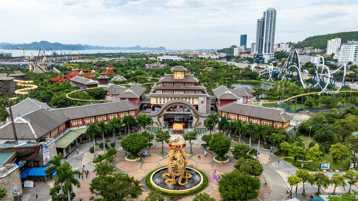 Từ ngày 13/9/2026, Công viên Rồng (Dragon Park) chính thức dừng đón khách để chuyển đổi mô hình, mở đầu quá trình tái định vị quy mô lớn của Sun World Ha Long sau một thập kỷ hoạt động.