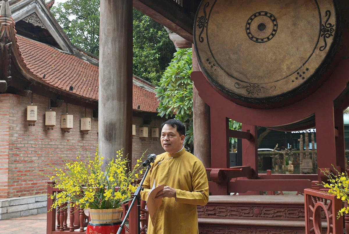 TS. Lê Xuân Kiêu - Giám đốc Trung tâm Hoạt động Văn hóa Khoa học Văn Miếu - Quốc Tử Giám phát biểu khai mạc.