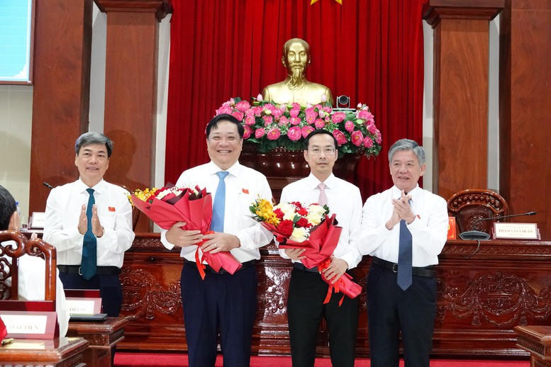 Thủ tướng phê chuẩn nhân sự tỉnh Đồng Tháp, TP Cần Thơ- Ảnh 1.