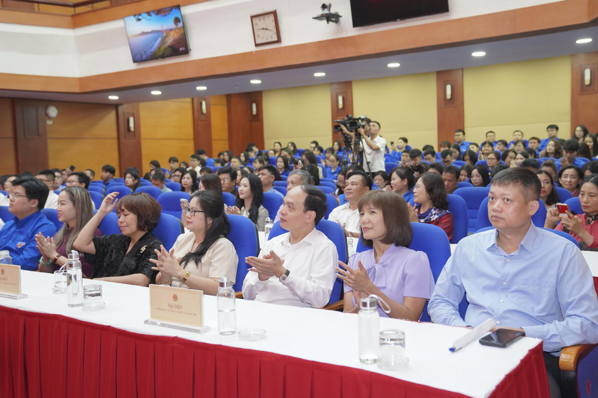 Các đại biểu dự Lễ phát động Cuộc thi (ảnh BTC)